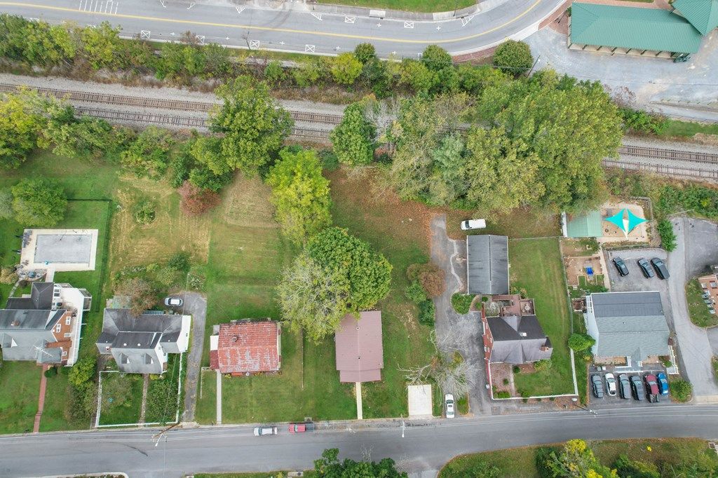 Photo of 245 Bradley St, Abingdon, VA 24210 (MLS # 103763)
