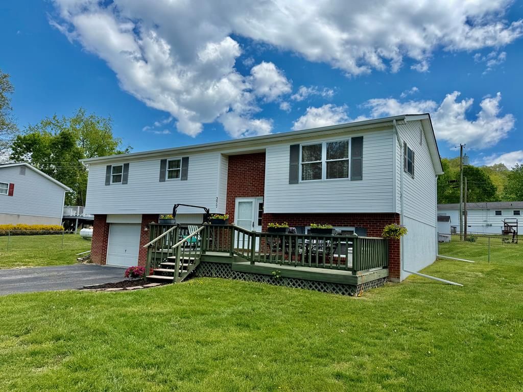 Photo of 277 Nevada Street, Bristol, VA 24201 (MLS # 109753)