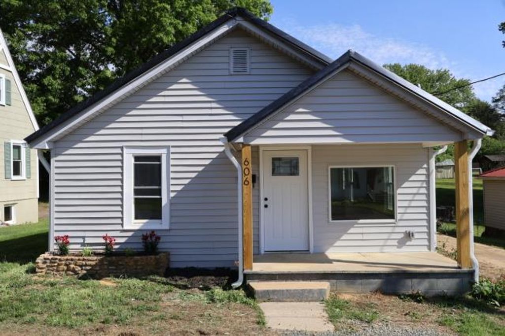 Photo of 606 Old Town St, Galax, VA 24333 (MLS # 110074)