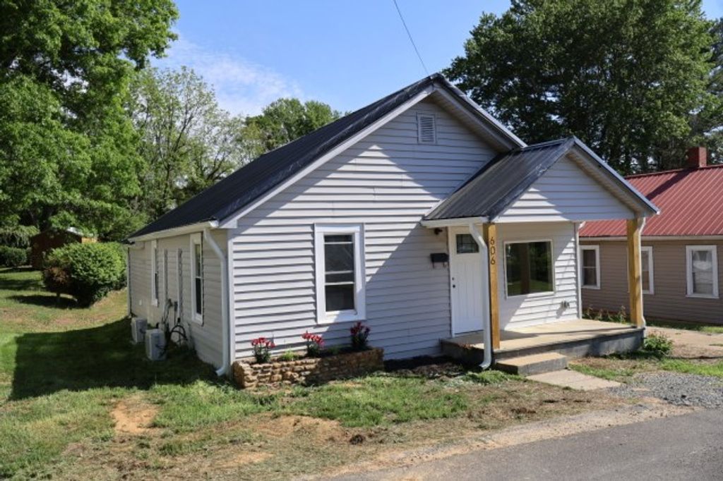 Photo of 606 Old Town St, Galax, VA 24333 (MLS # 110074)