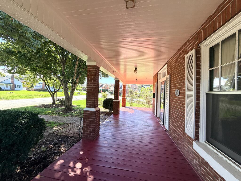 Photo of 310 Calhoun St, Galax, VA 24333 (MLS # 112206)