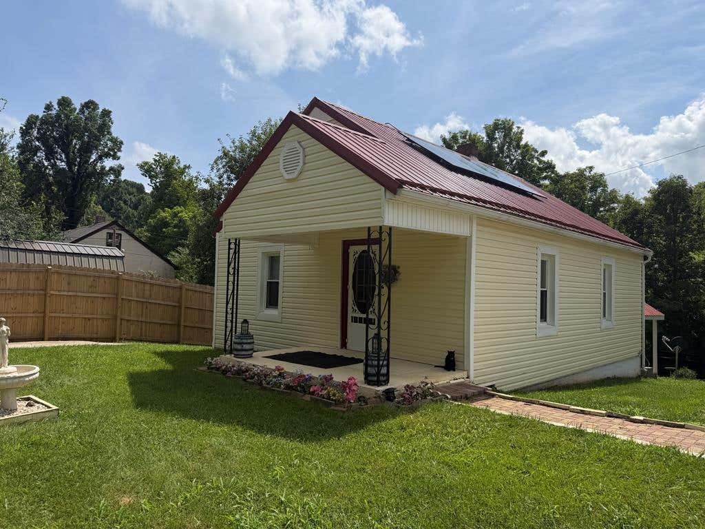 Photo of 2274 Pioneer Drive, Lebanon, VA 24266 (MLS # 111365)