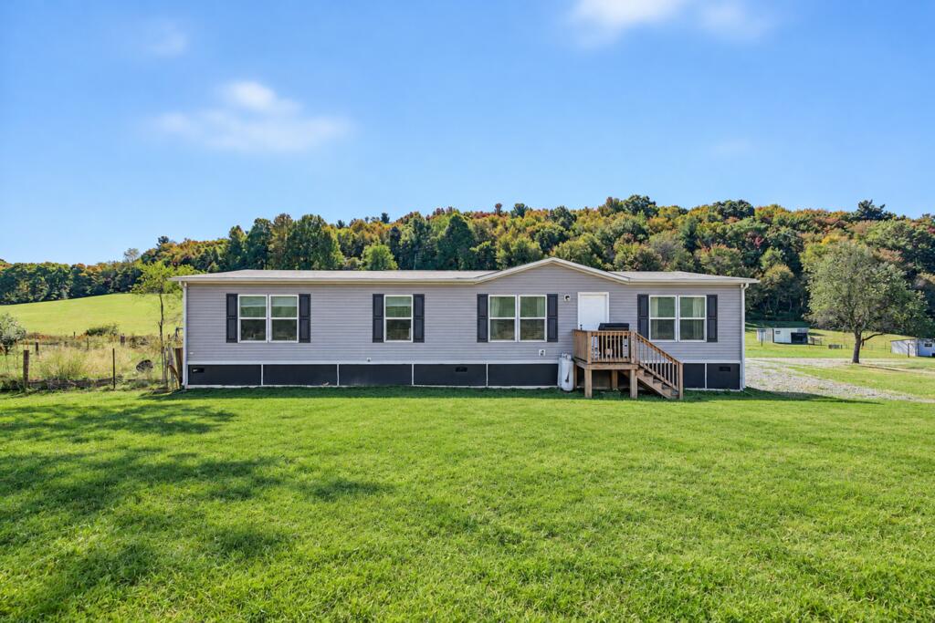 595 Emmanuel Rd SW