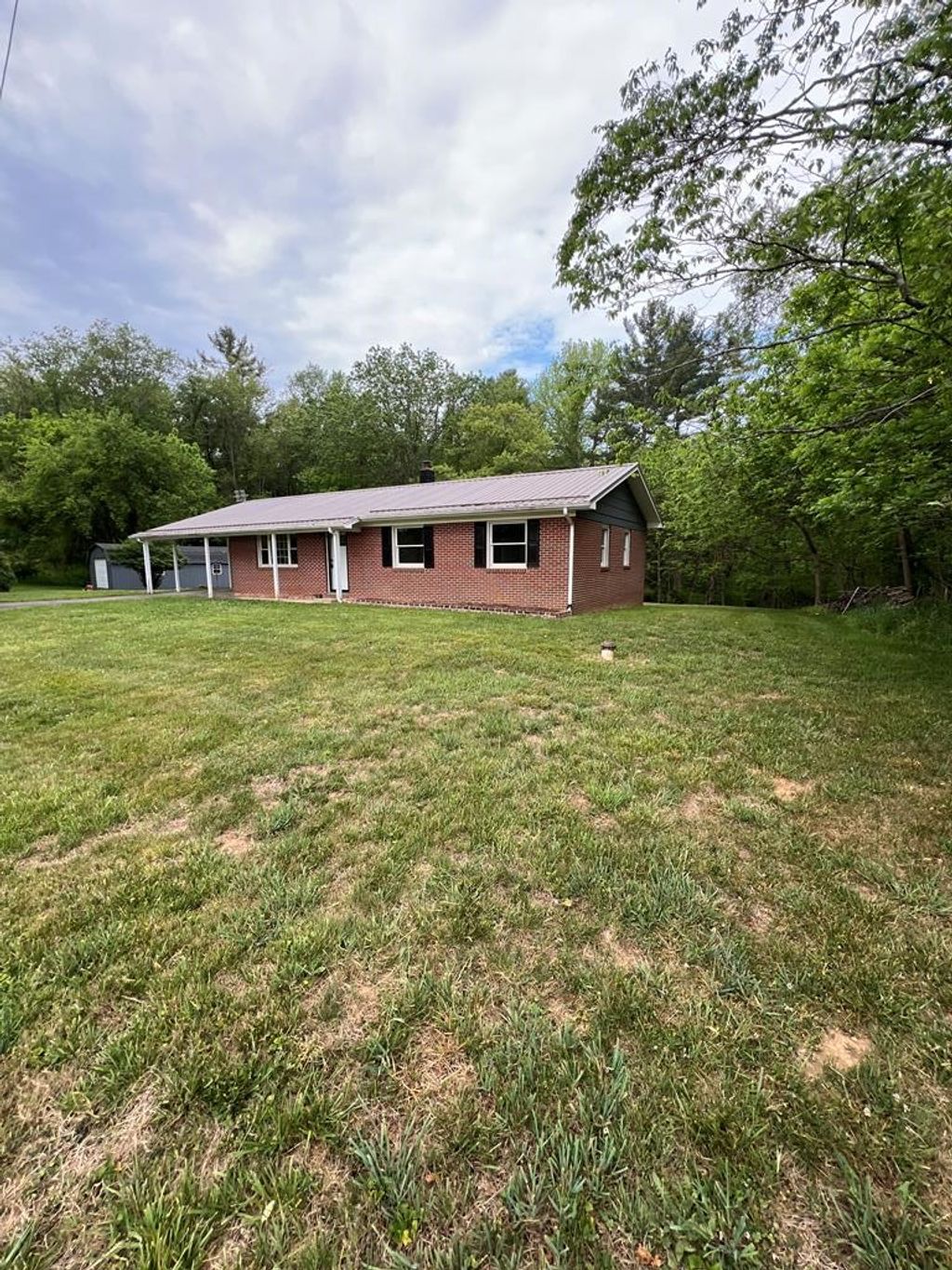 Photo of 2286 Gladesboro Rd, Hillsville, VA 24343 (MLS # 110309)