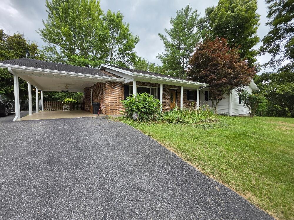 Photo of 744 Meadow Dr, Marion, VA 24354 (MLS # 111928)