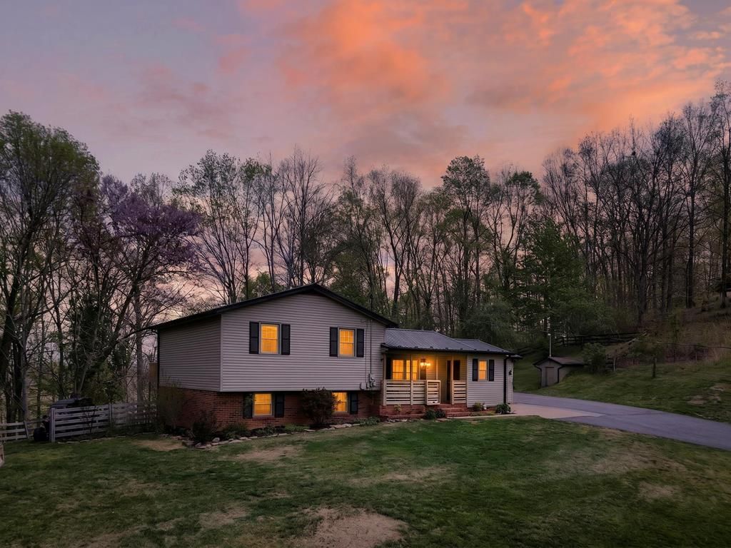 Photo of 11527 Lindell Rd, Meadowview, VA 24361 (MLS # 109668)