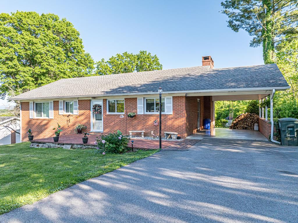 Photo of 190 NE Crestview Drive, Abingdon, VA 24210 (MLS # 110075)