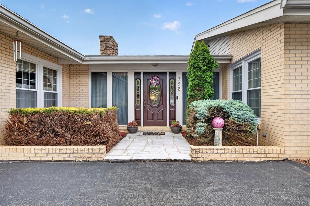 Photo of 752 Skyview Drive, Chilhowie, VA 24319 (MLS # 110152)