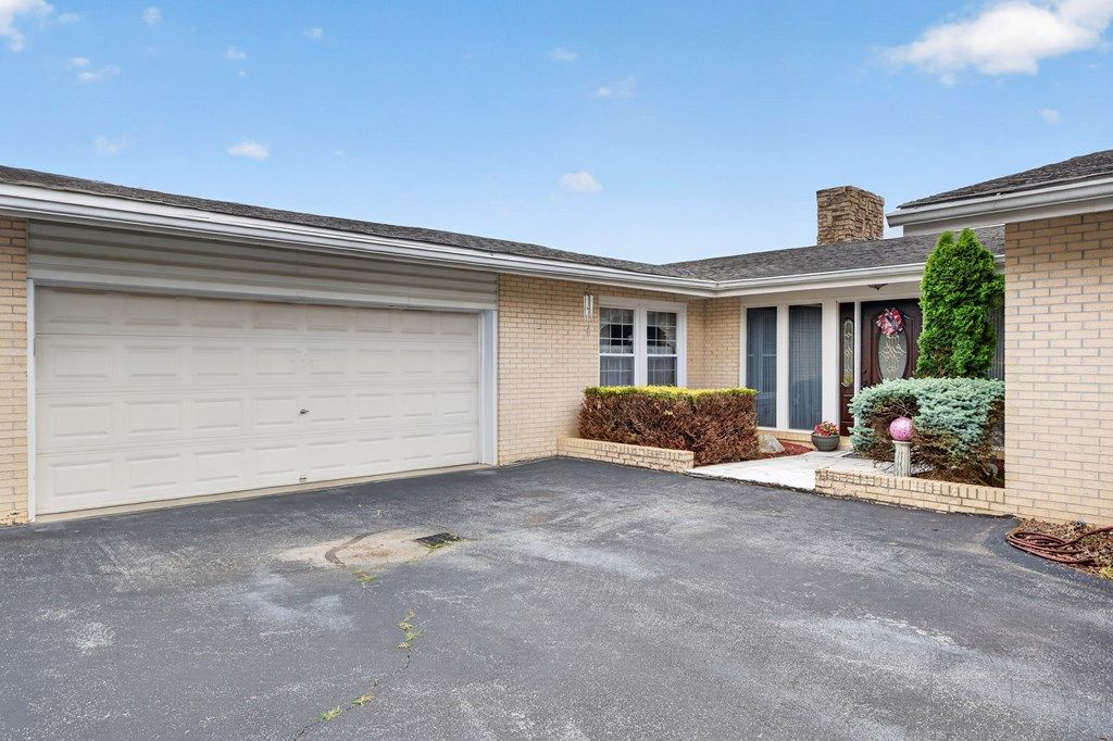 Photo of 752 Skyview Drive, Chilhowie, VA 24319 (MLS # 110152)