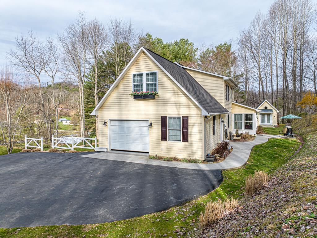 Photo of 30146 Tobias Drive, Meadowview, VA 24361 (MLS # 109251)