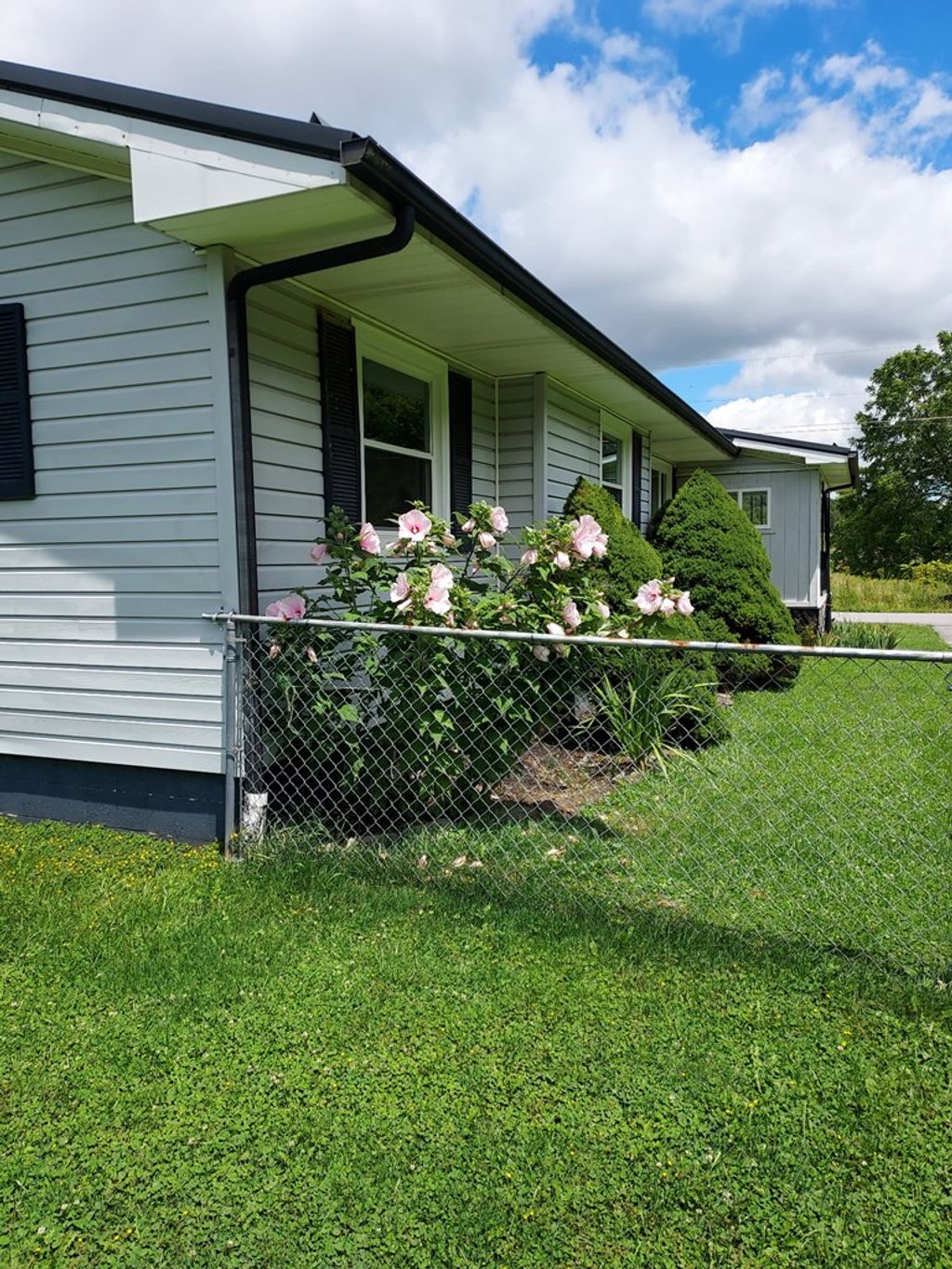 Photo of 133 Unity Road, Bluefield, VA 24605 (MLS # 104554)