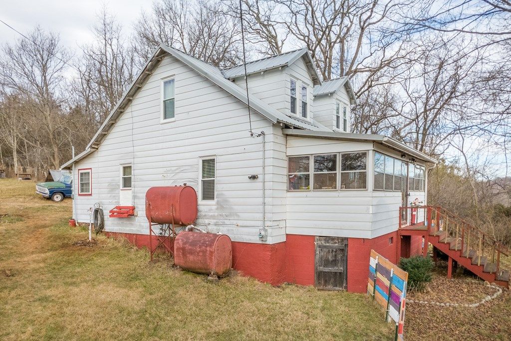 Photo of 4722 Ivanhoe Rd, Ivanhoe, VA 24350 (MLS # 104425)