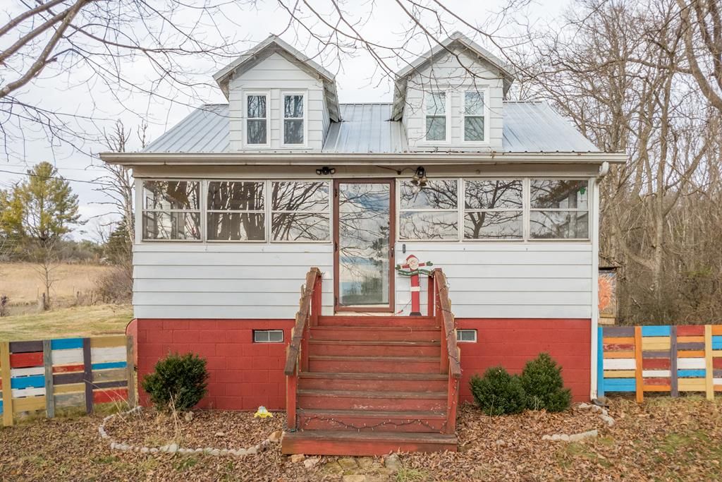 Photo of 4722 Ivanhoe Rd, Ivanhoe, VA 24350 (MLS # 104425)