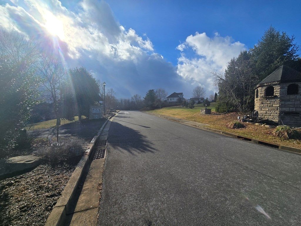 Photo of 1124 Biltmore Place #14, Piney Flats, TN 37686 (MLS # 104546)