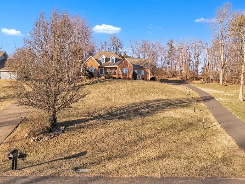 Photo of 25021 Grey Heron Court, Abingdon, VA 24211 (MLS # 104687)