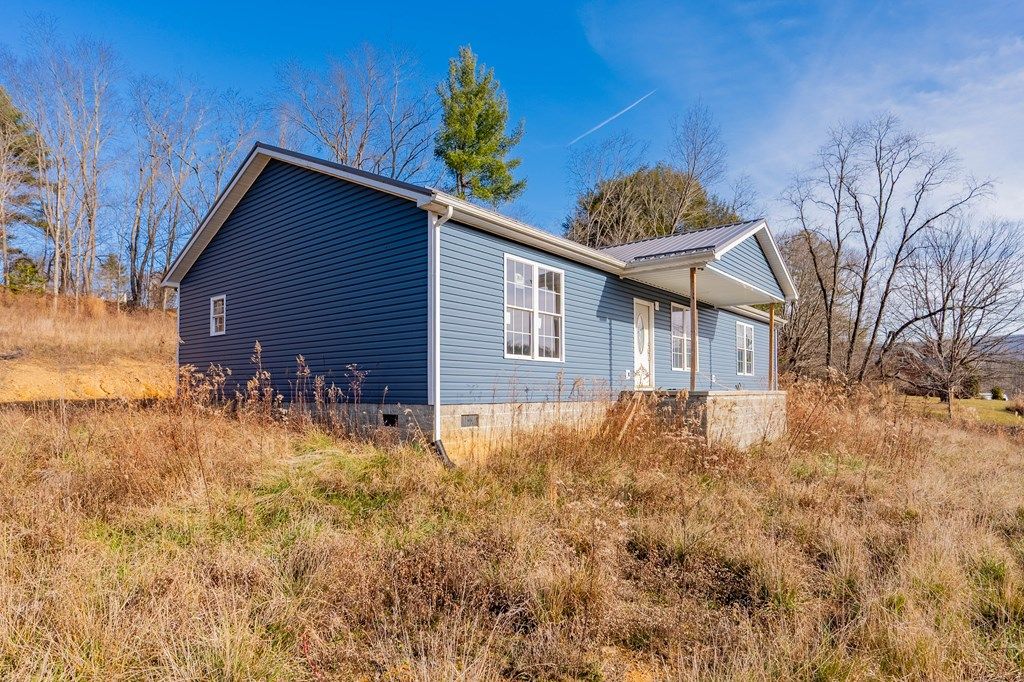 Photo of 6 High Chaparral Ln, Bland, VA 24315 (MLS # 104280)