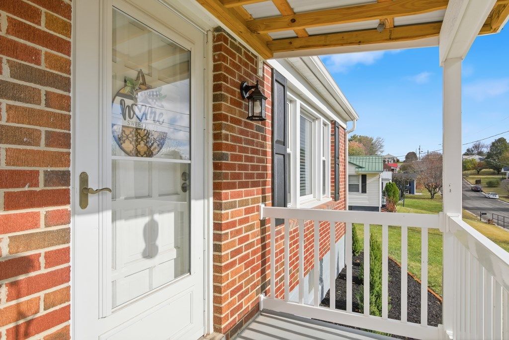 Photo of 100 Umberger Street, Wytheville, VA 24382 (MLS # 103994)