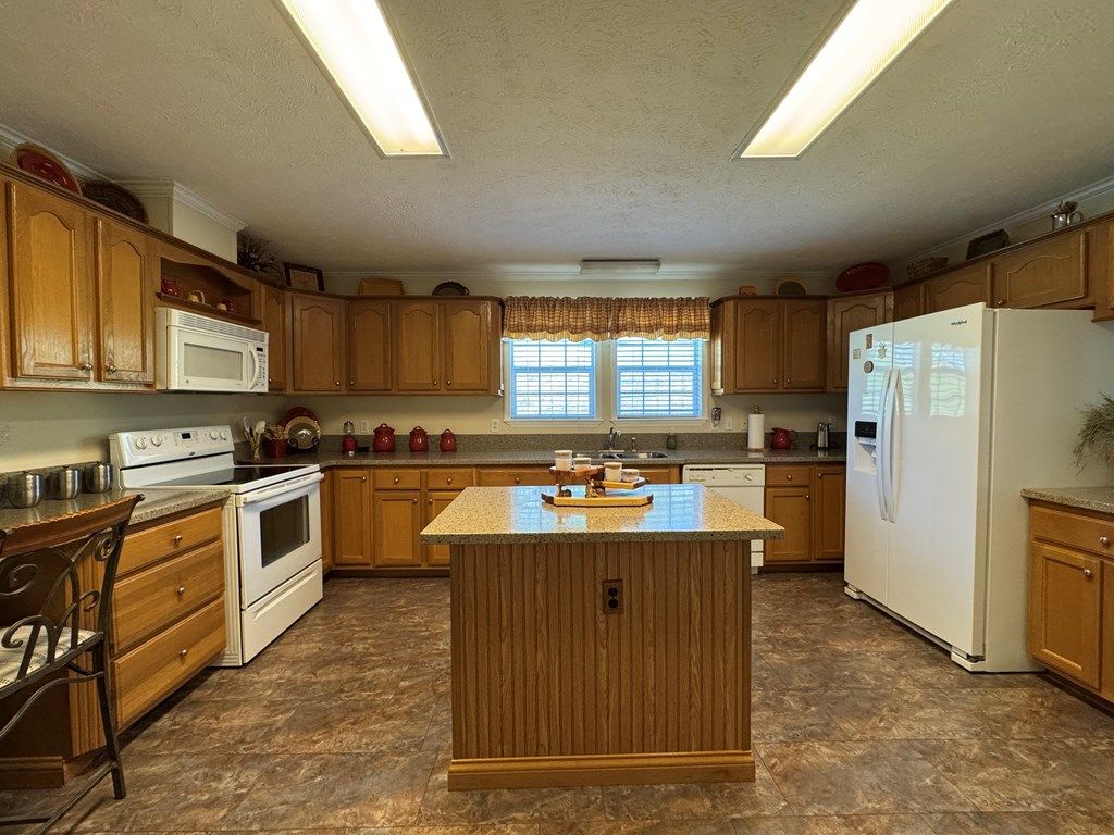 Photo of 565 Buckhorn Street, North Tazewell, VA 24630 (MLS # 109672)