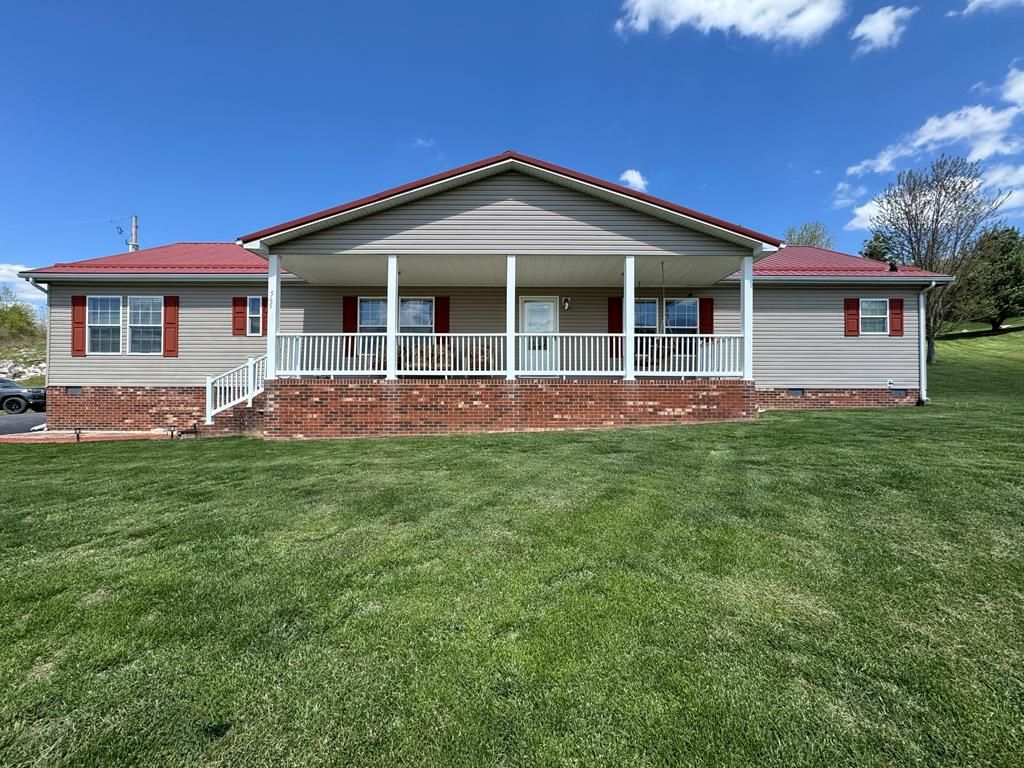 Photo of 565 Buckhorn Street, North Tazewell, VA 24630 (MLS # 109672)