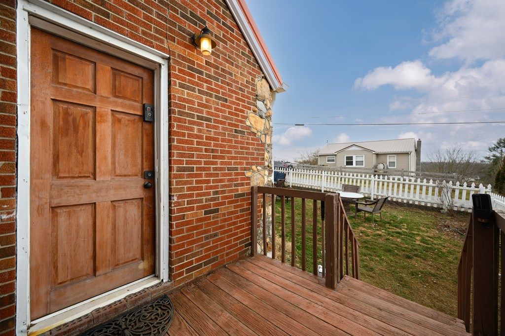 Photo of 287 Tabernacle Rd, Fries, VA 24330 (MLS # 104613)