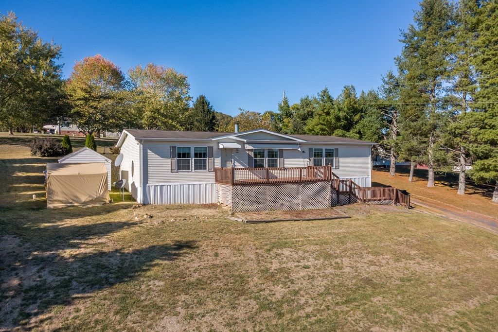 Photo of 589 Davis Valley Road, Rural Retreat, VA 24368 (MLS # 103779)