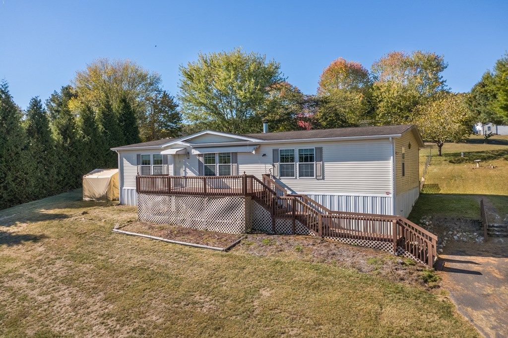 Photo of 589 Davis Valley Road, Rural Retreat, VA 24368 (MLS # 103779)