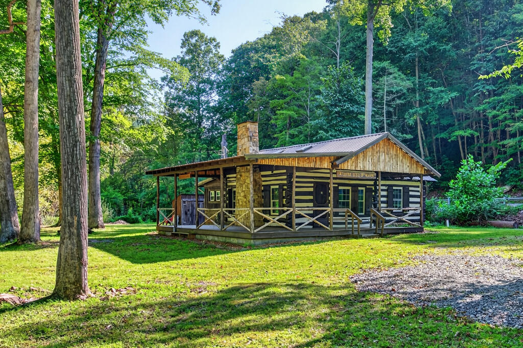 Photo of 1949 Wolf Creek Hwy, Narrows, VA 24124 (MLS # 111751)