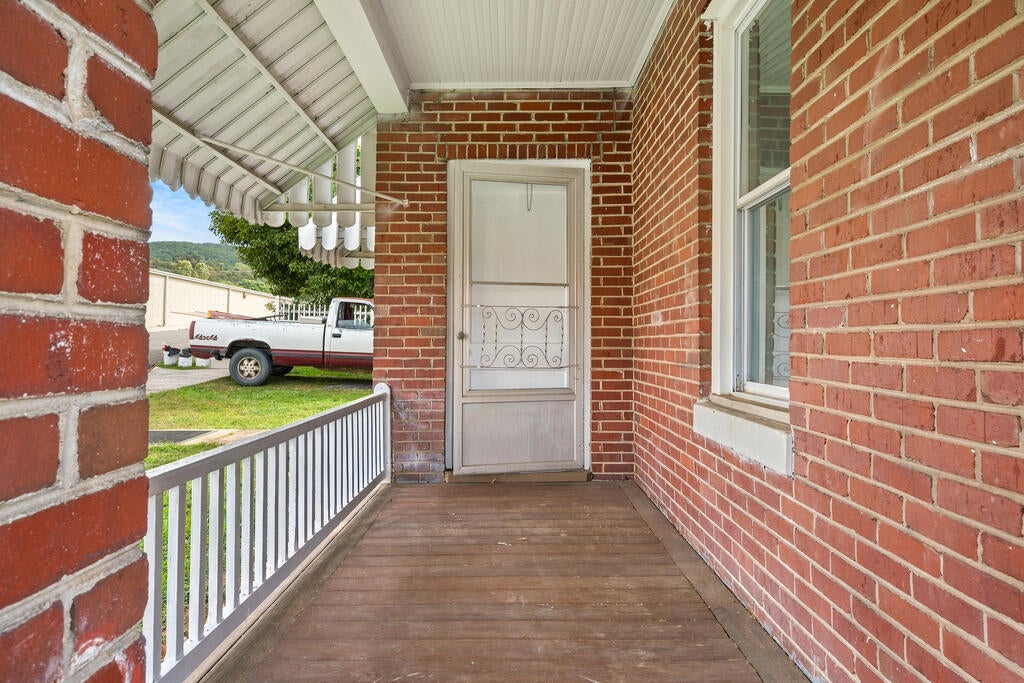 108 Valley St.