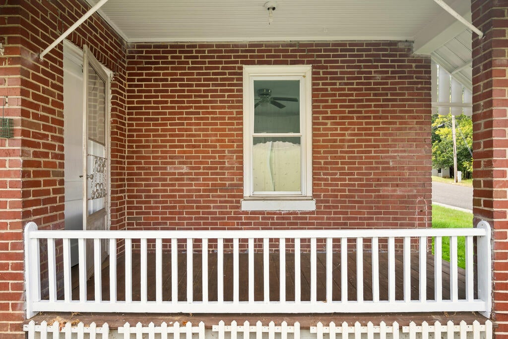108 Valley St.