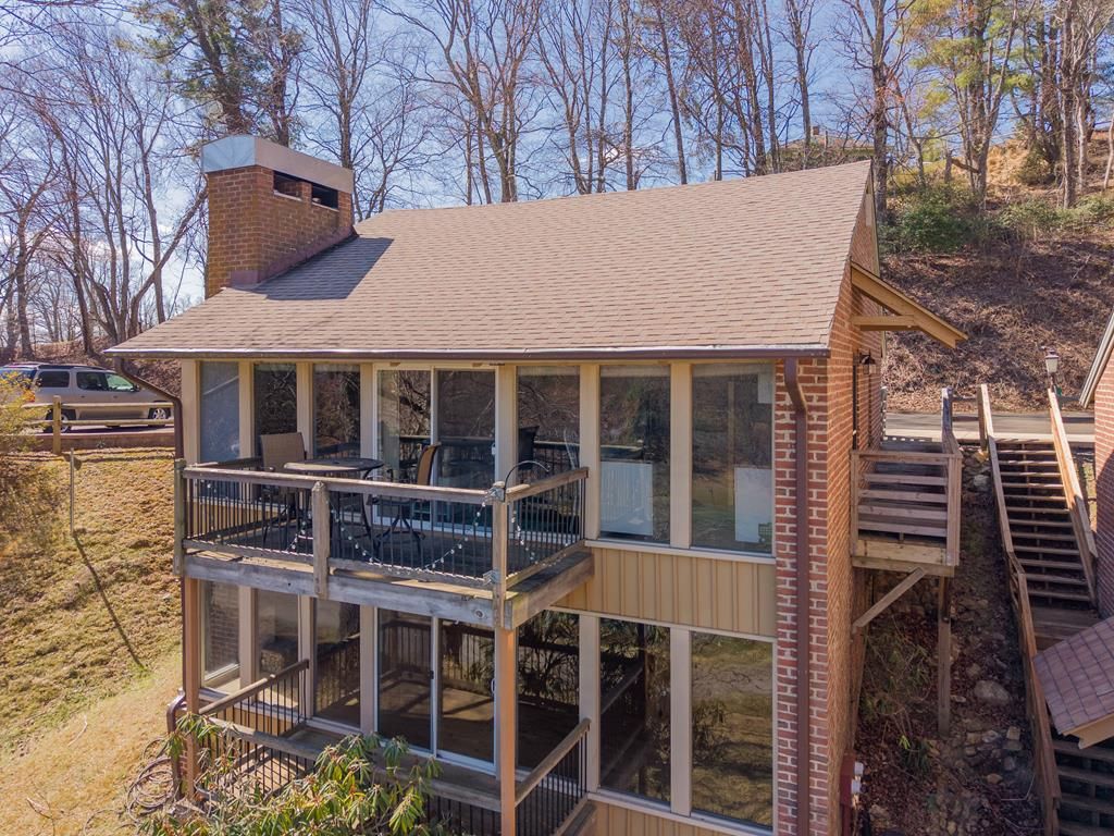 Photo of 42 Doe Valley Dr, Hillsville, VA 24343 (MLS # 110004)