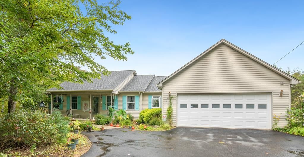 Photo of 170 Holly Ridge Dr, Cana, VA 24317 (MLS # 103573)