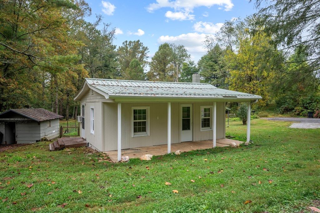 Photo of 487 Dry Twig Rd, Laurel Fork, VA 24352 (MLS # 103603)