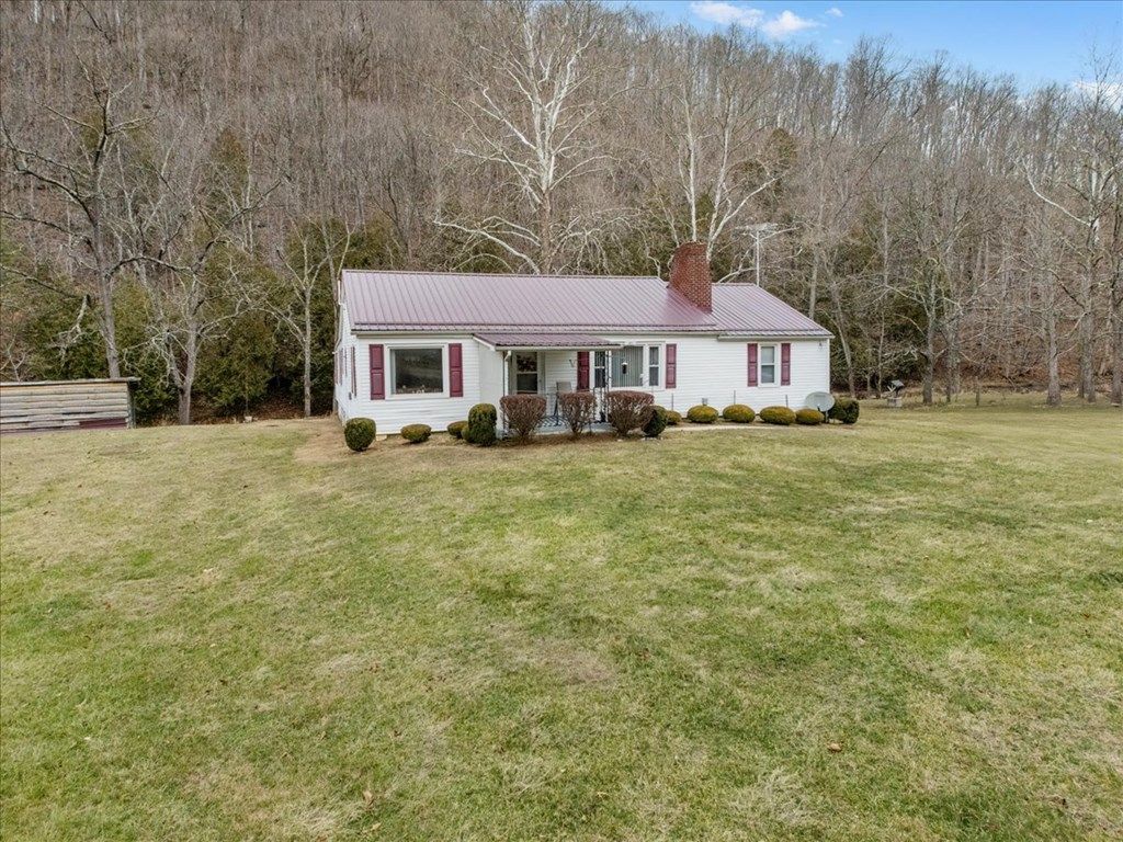 Photo of 1421 Sunset River Road, Ceres, VA 24318 (MLS # 104402)