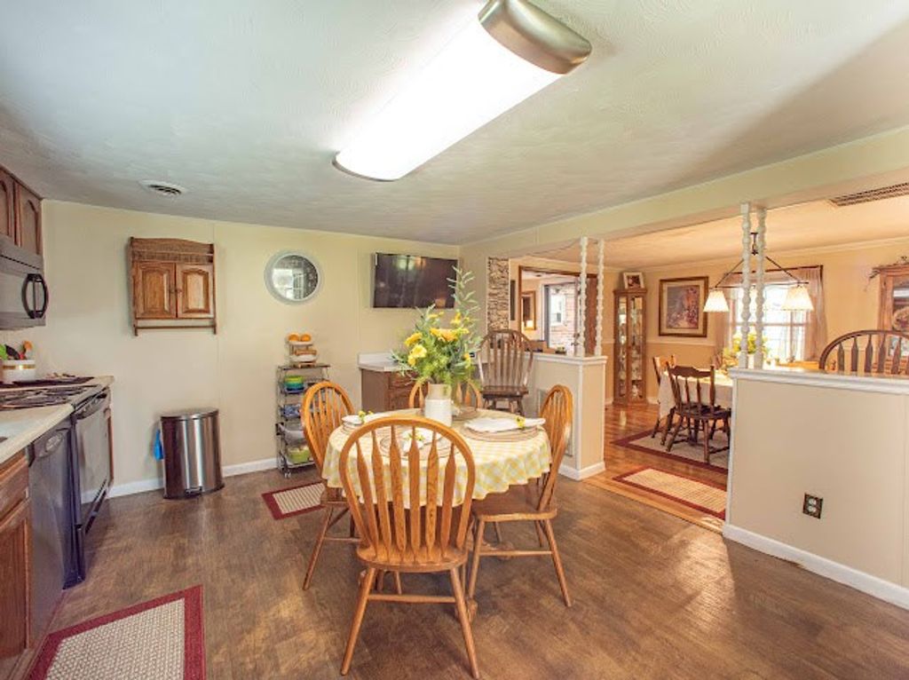 Photo of 11432 Slate Creek Road, Grundy, VA 24614 (MLS # 109543)