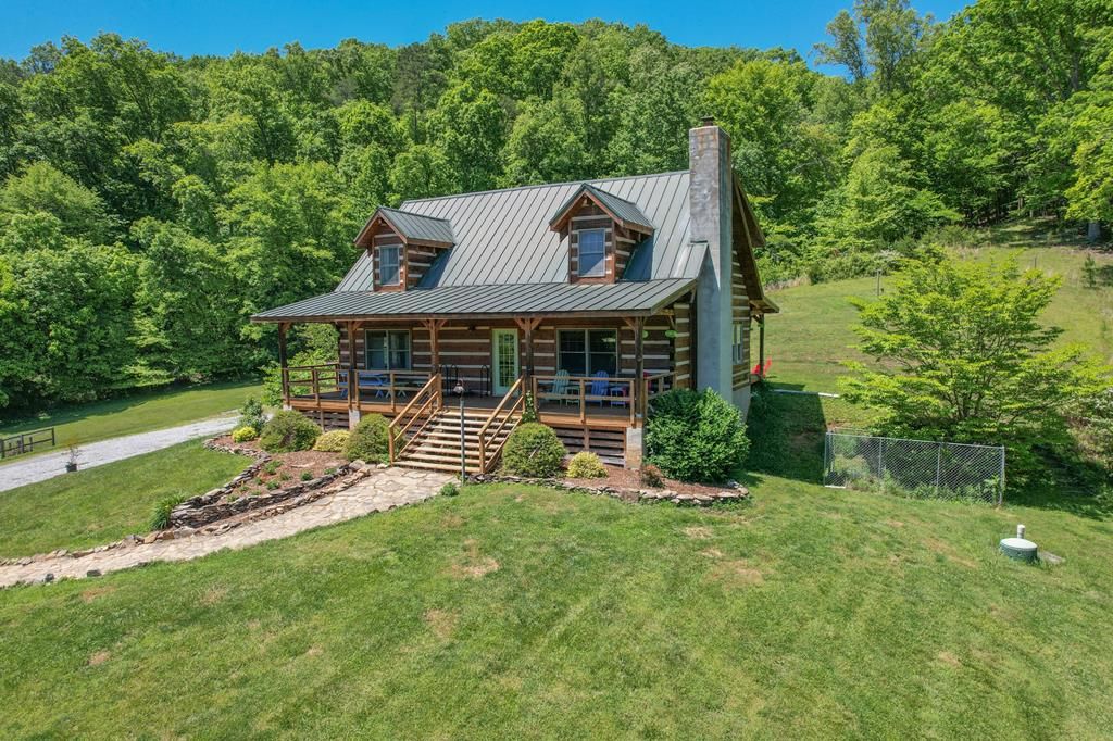 Photo of 15655 Barnrock Road, Mendota, VA 24270 (MLS # 110123)