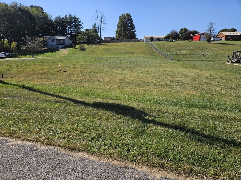 Photo of TBD Valleyview Ave #19, 26B, Rural Retreat, VA 24368 (MLS # 103680)