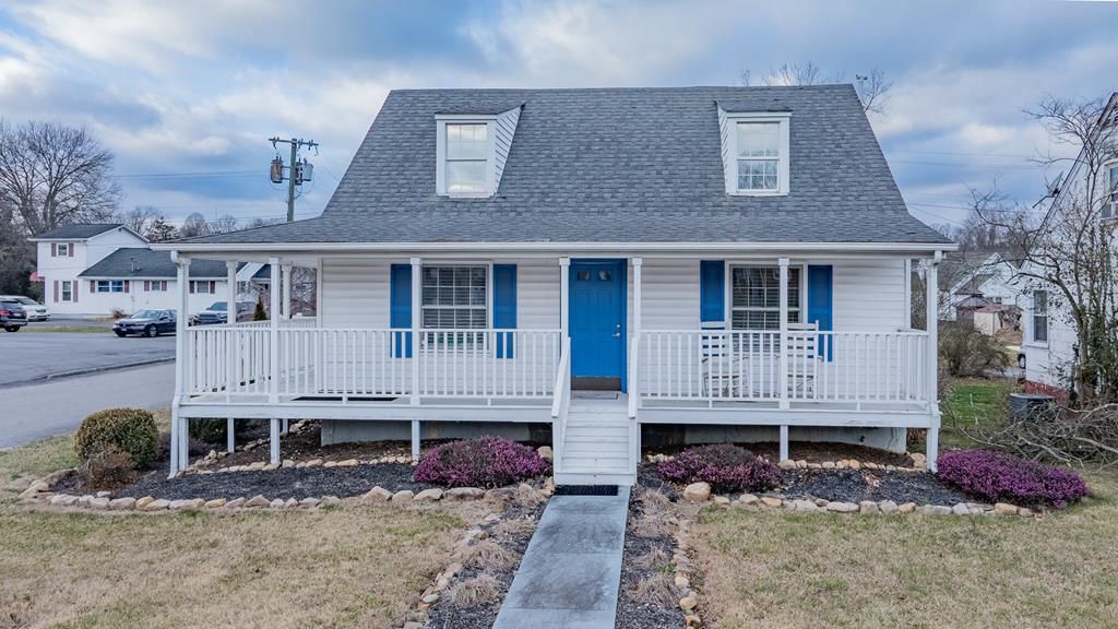 Photo of 1941 Euclid Ave, Bristol, VA 24201 (MLS # 104615)