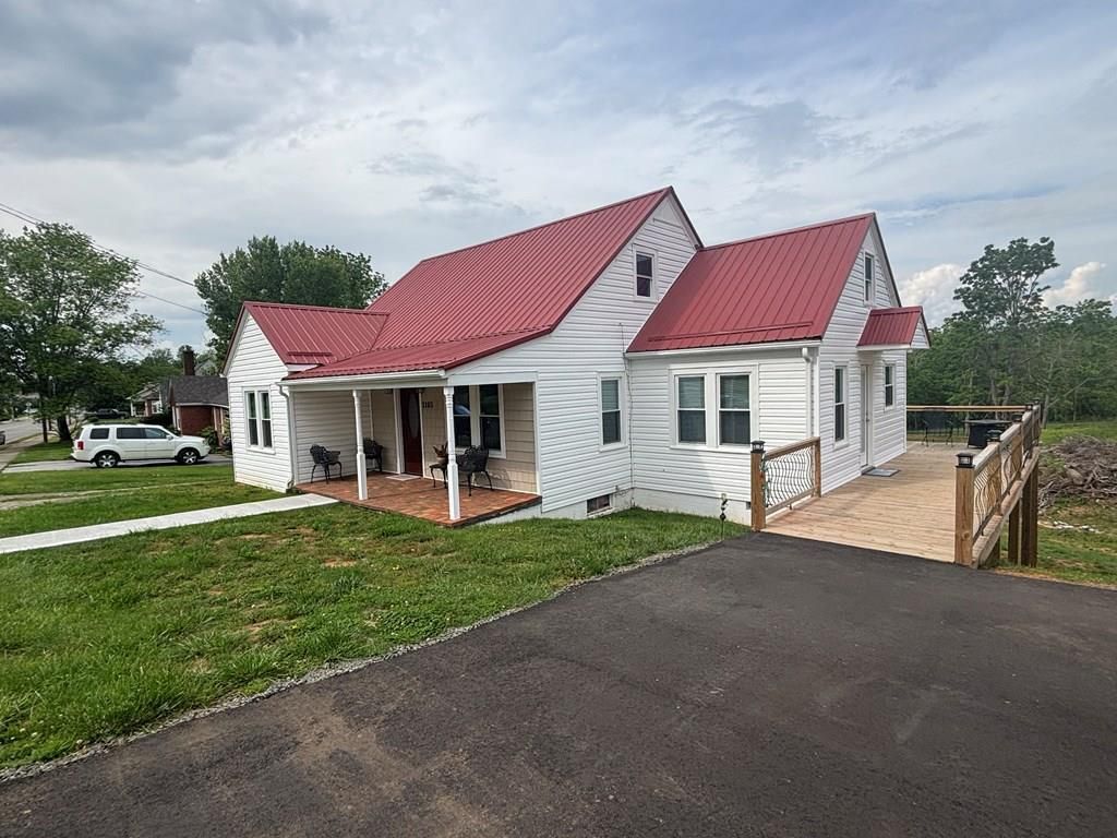 Photo of 1105 N Main Street, Hillsville, VA 24343 (MLS # 104568)
