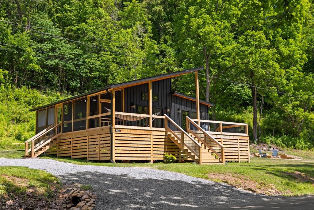 Photo of 3307 Lunsford Mill Road, Hiltons, VA 24258 (MLS # 112323)