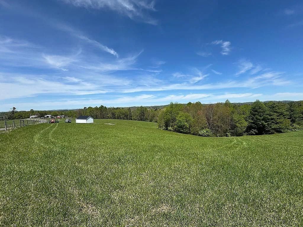 Photo of 927 Kinzer Rd #31F, Hillsville, VA 24343 (MLS # 104714)