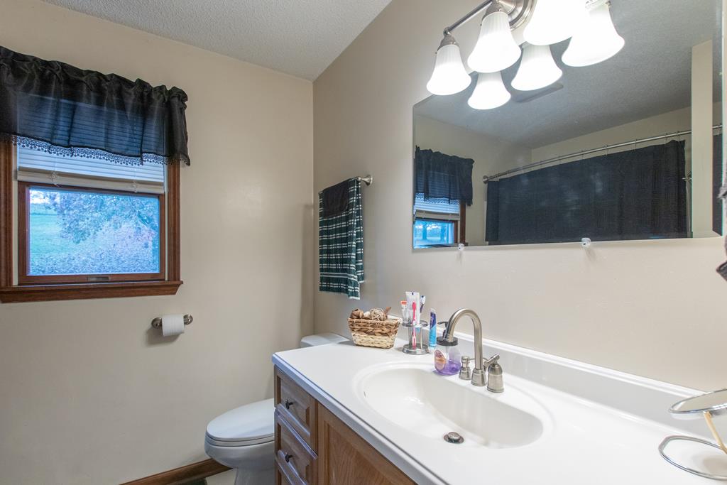 Glade Spring, Virginia 24340, United States, 3 Bedrooms Bedrooms, ,2 BathroomsBathrooms,Residential,Active,31963