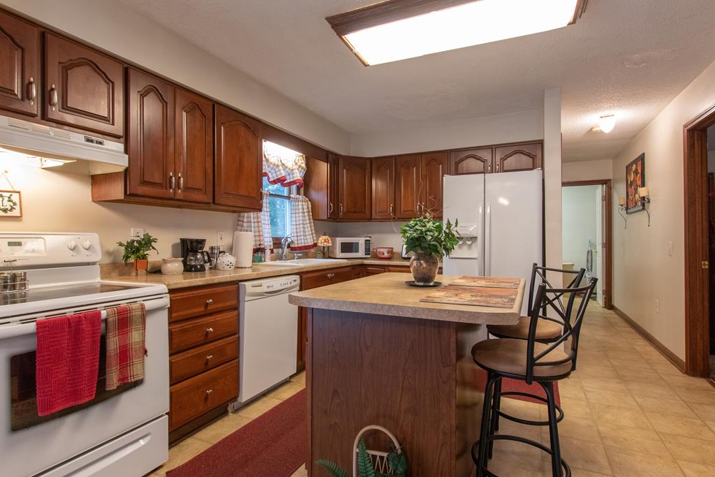 Glade Spring, Virginia 24340, United States, 3 Bedrooms Bedrooms, ,2 BathroomsBathrooms,Residential,Active,31963