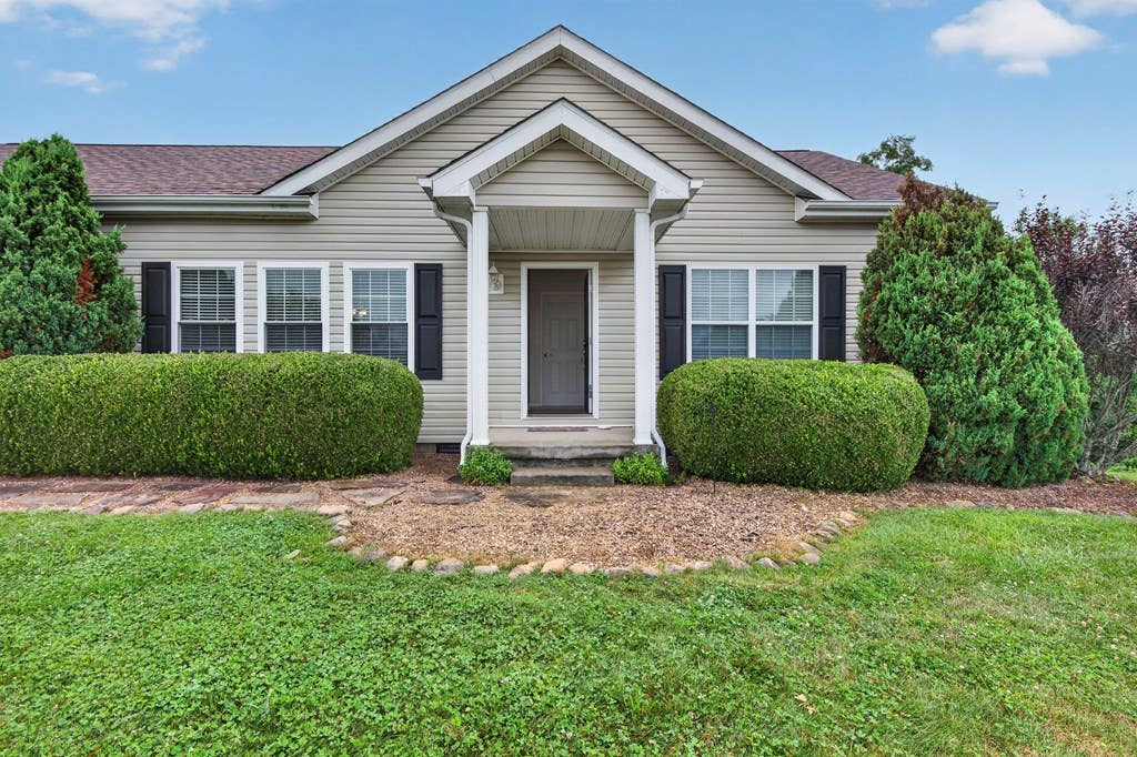 Photo of 220 Crossroads Place, Lebanon, VA 24266 (MLS # 110984)