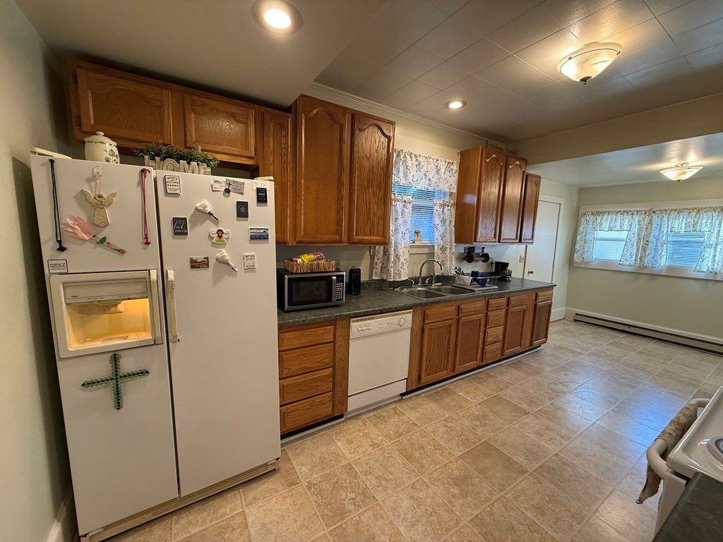 Photo of 1022 Russell Hill St, Buchanan, VA 24614 (MLS # 104686)