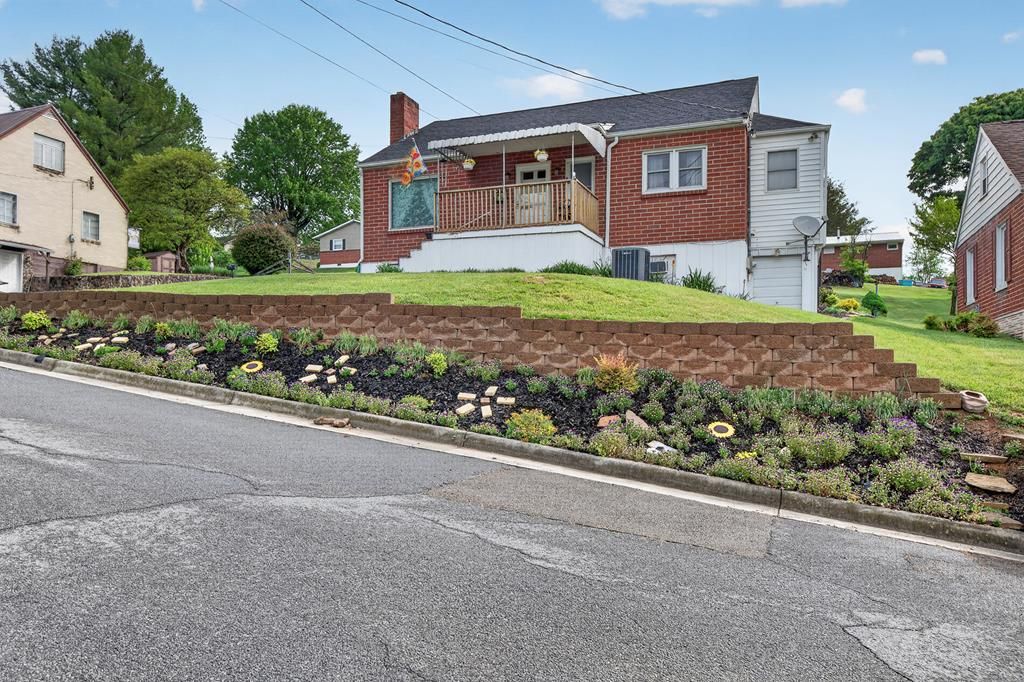 Photo of 765 Henry St, Marion, VA 24354 (MLS # 109846)