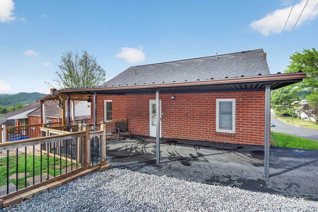 Photo of 765 Henry St, Marion, VA 24354 (MLS # 109846)