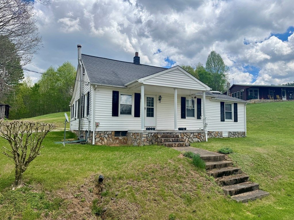 Photo of 178 Rose Lane, Fries, VA 24330 (MLS # 109704)