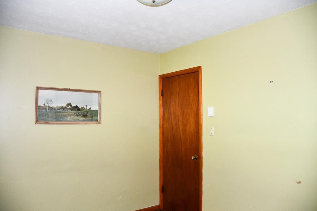 Photo of 1912 Virginia Ave, Bluefield, VA 24605 (MLS # 104327)