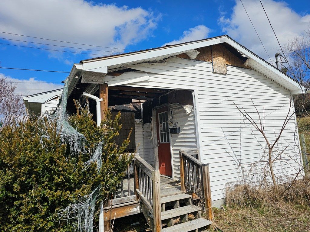 Photo of 567 S Church Street, Marion, VA 24354 (MLS # 103681)
