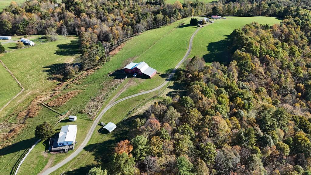 Photo of 175 Desperado Rd, Galax, VA 24333 (MLS # 112402)